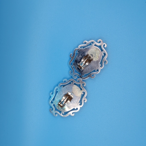 Vintage Sterling Silver and Amethyst Earrings - Picture 4 of 4